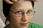 schulspatzenmusical_2010_-_schminken_20140326_1233590076