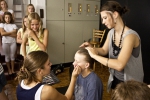 schulspatzenmusical_2010_-_schminken_20140326_2097867154