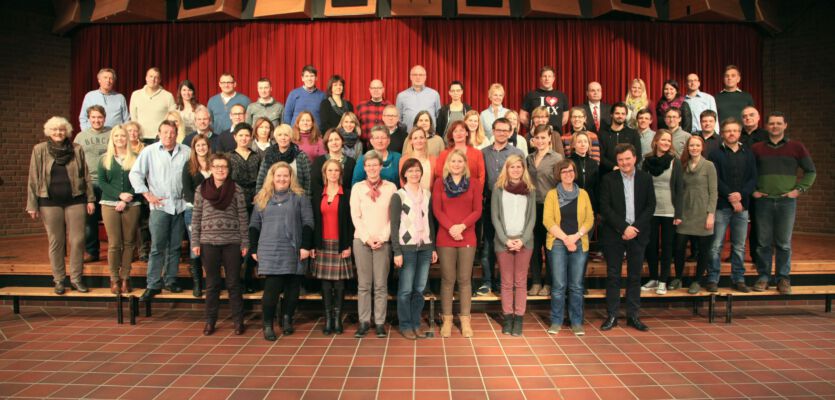 Lehrerin Taetowierte Wald Fisten